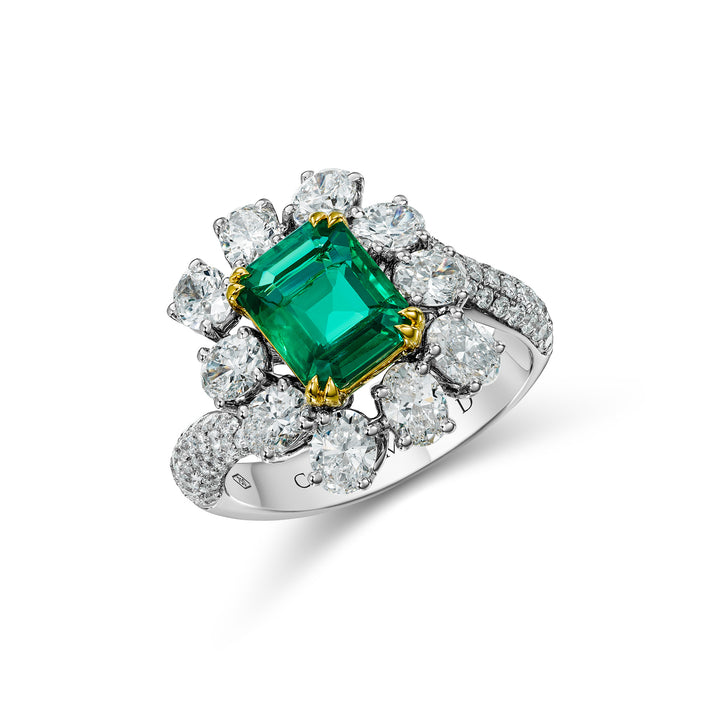 CERAMOND's Emerald Oval Ring in White Gold